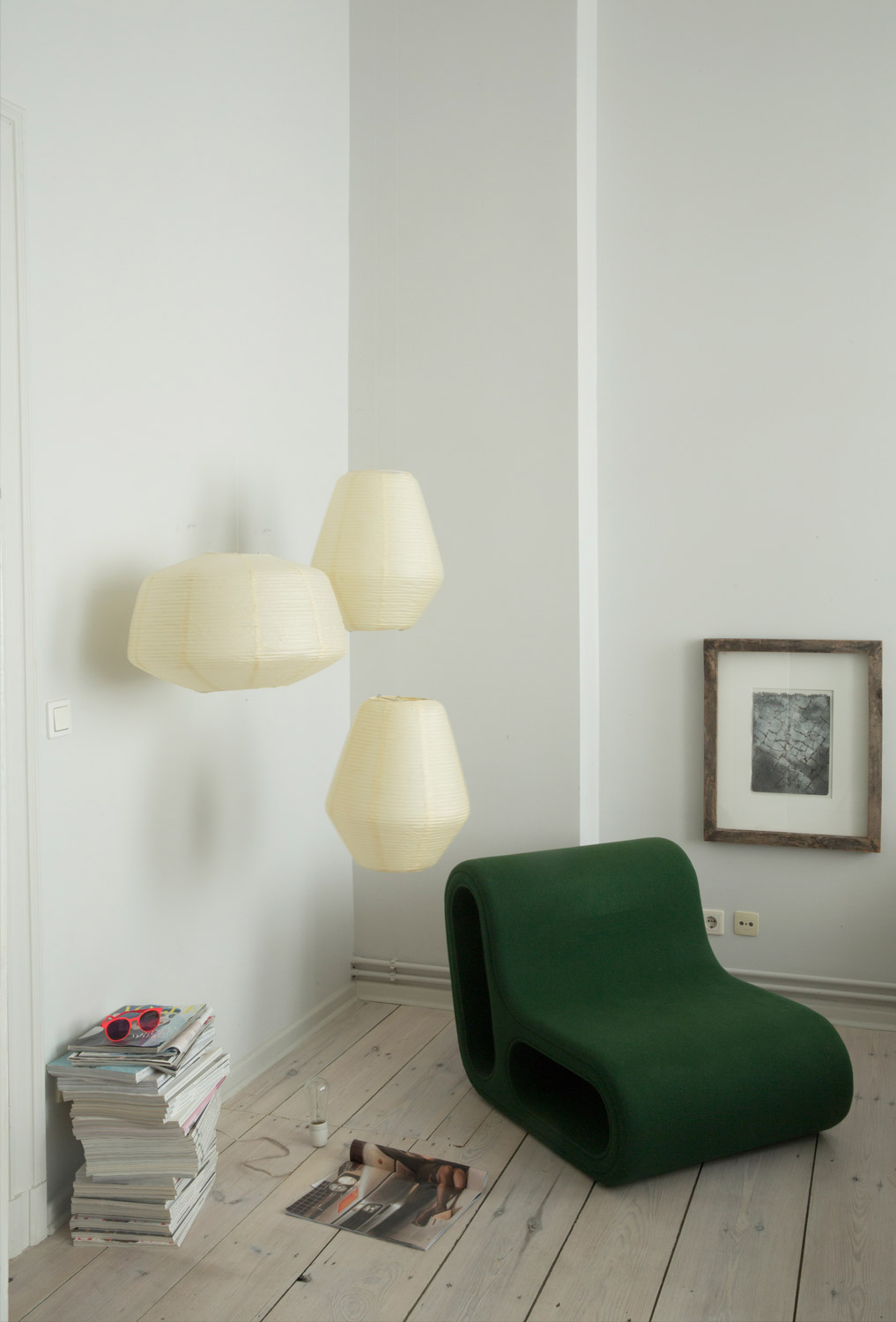 Loft of a Berlin Hair Stylist, Berlin Kreuzberg, Lounge home, Kreuzberg Home, smooth home, dark colors