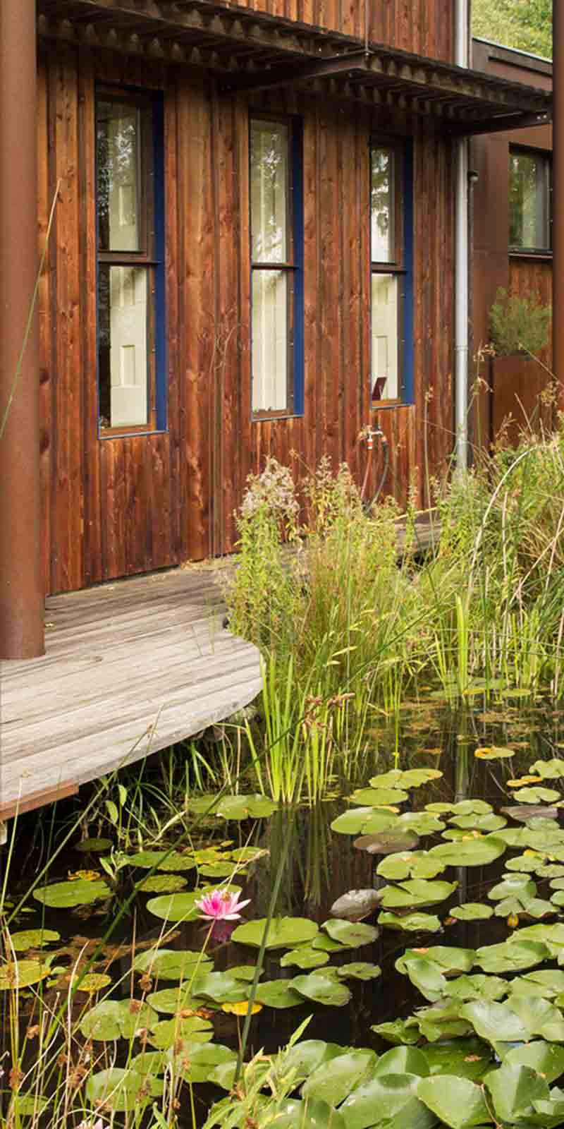 Garden Smith Bavaria, Germany, Gardening, Garten, Pflanzen, Plants, Outdoor, Draußen, grün, green, grüner Daumen, green Thumb, Schmied, Gartenmöbel, garden furniture, corten steel, Cortenstahl, fireplace, Feuerschale, Natur, nature, natural materials